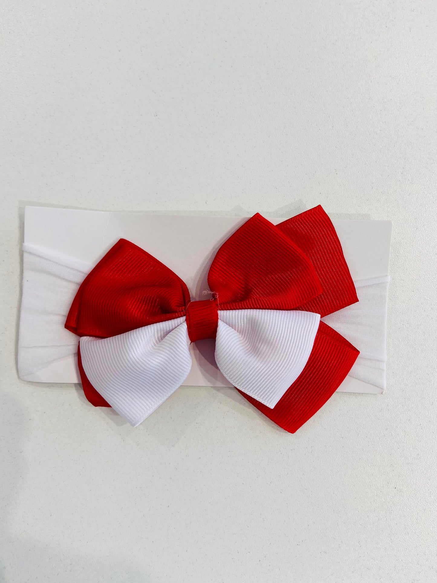 Laço Bebê Branco com Vermelho