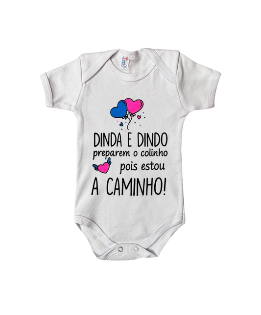 Body Bebê Dinda e Dindo Preparem o Colinho